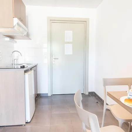 Zenitude Hotel-residences Cannes Mandelieu