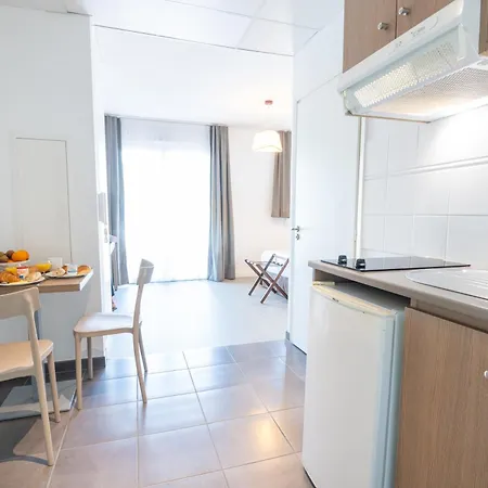 Zenitude Hotel-residences Cannes Aparthotel 3*